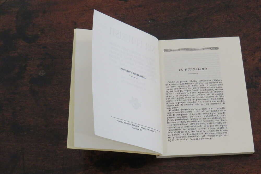 AA.VV. Noi futuristi. Teorie essenziali e chiarificazioni.